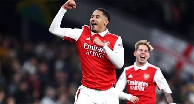 关于今夜阿森纳调整名单以备CBA常规赛，篮板制胜环节打磨，震撼外界，临场指挥获称赞的信息