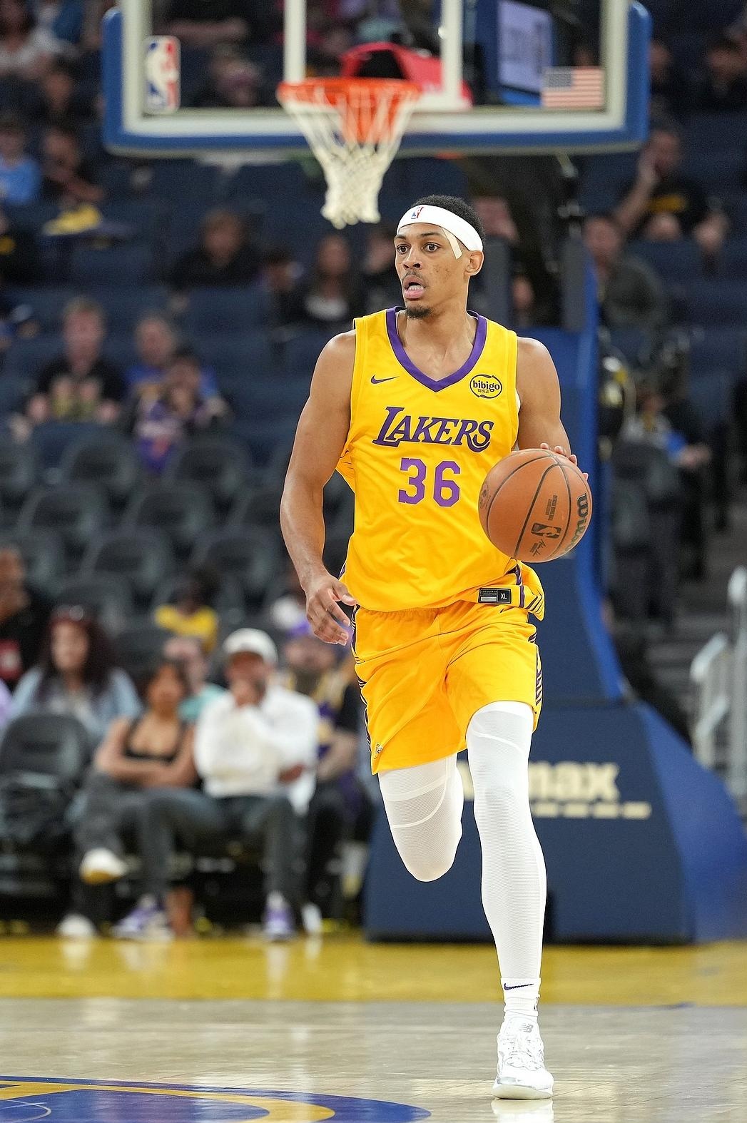 今晚西甲传出新动向，洛杉矶湖人战术微调，管理层表态：信心回归，轮换策略成焦点的简单介绍