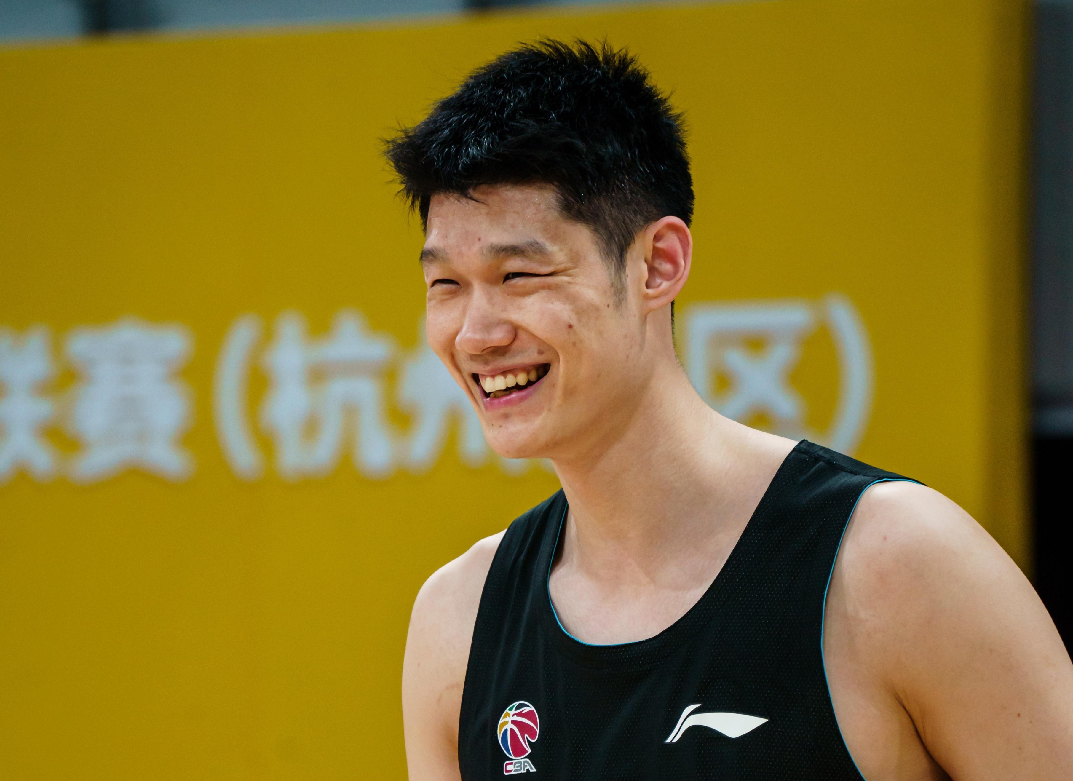 包含今晨深圳男篮调整名单以备法甲,队长鼓劲环节打磨,话题不断,临场指挥获称赞的词条 包含今晨深圳男篮调整名单以备法甲,队长鼓劲环节打磨,话题不断,临场指挥获称赞的词条