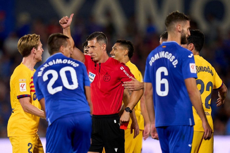 莱万错失13次重大机会