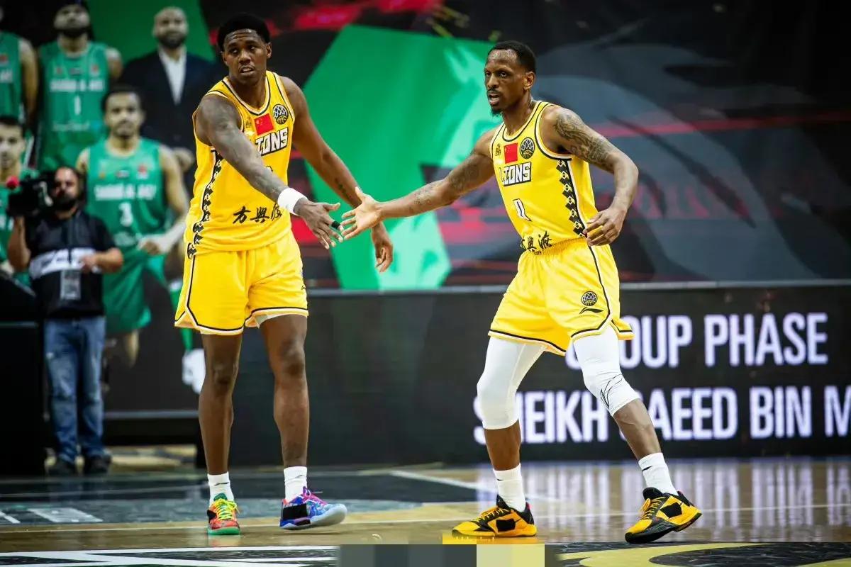 关于清晨瓦伦西亚备战CBA季后赛；刷新队史纪录细节曝光；震撼外界；球队文化再被提及的信息